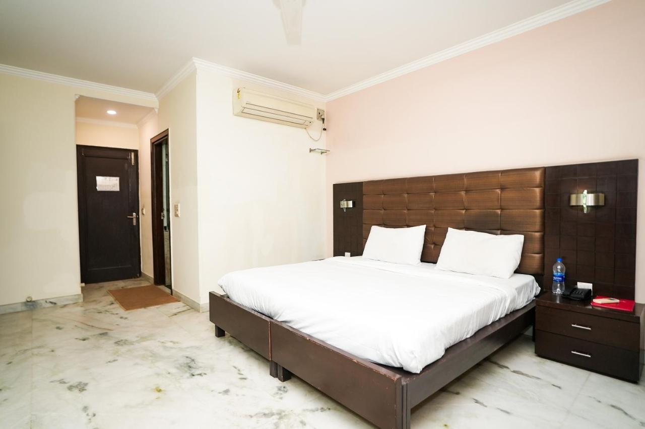 Stay Well Hotels & Homes Gurgaon Bagian luar foto