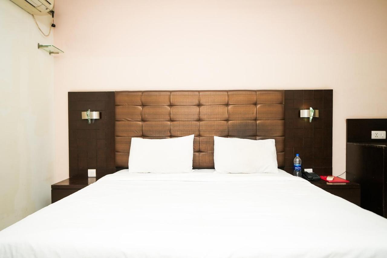 Stay Well Hotels & Homes Gurgaon Bagian luar foto