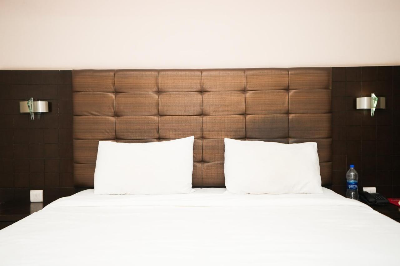 Stay Well Hotels & Homes Gurgaon Bagian luar foto