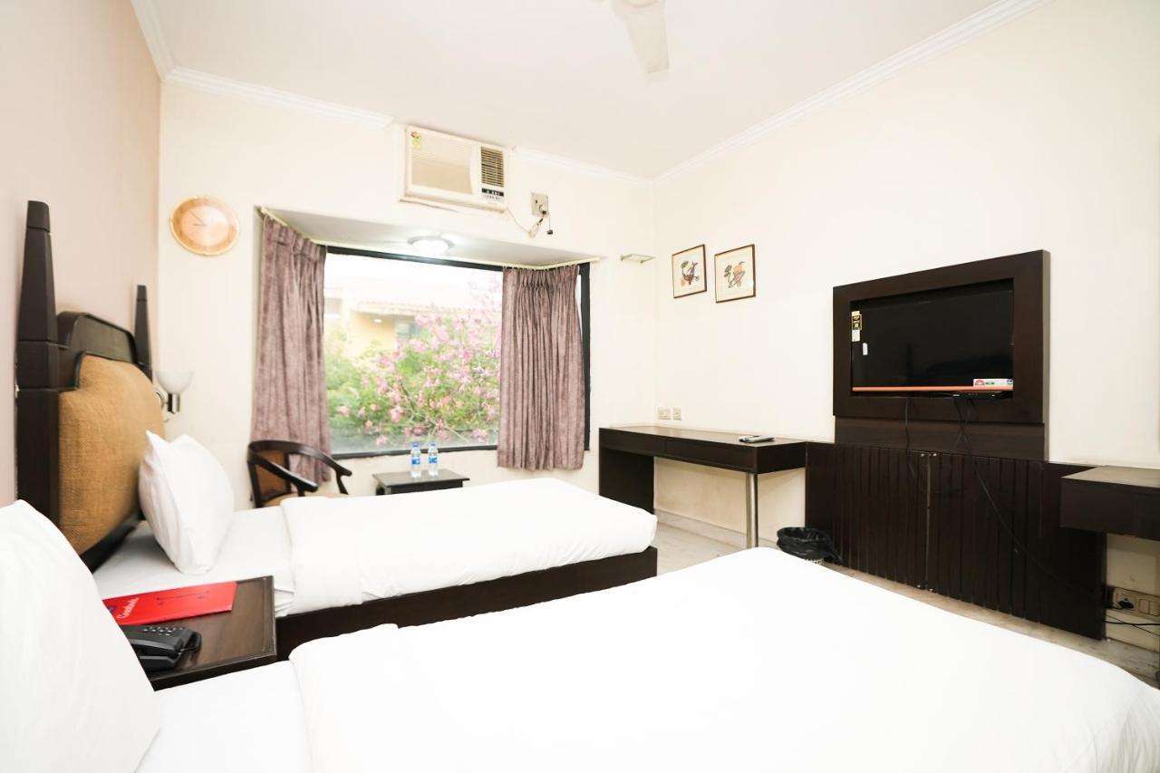 Stay Well Hotels & Homes Gurgaon Bagian luar foto