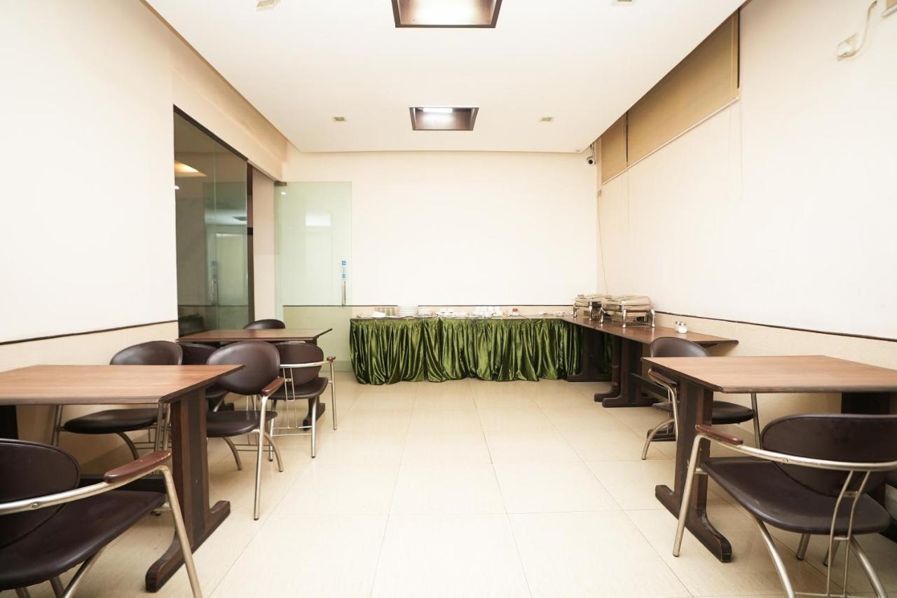 Stay Well Hotels & Homes Gurgaon Bagian luar foto
