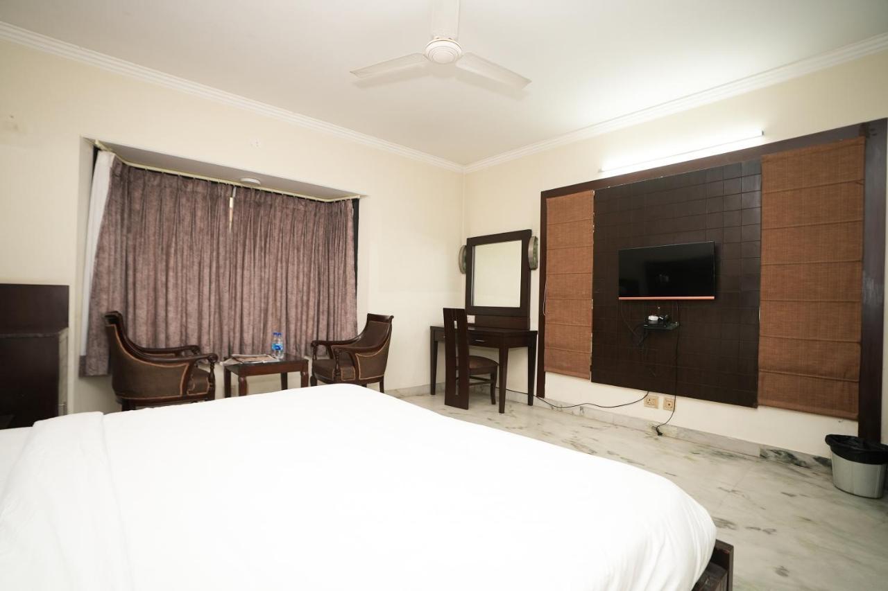 Stay Well Hotels & Homes Gurgaon Bagian luar foto